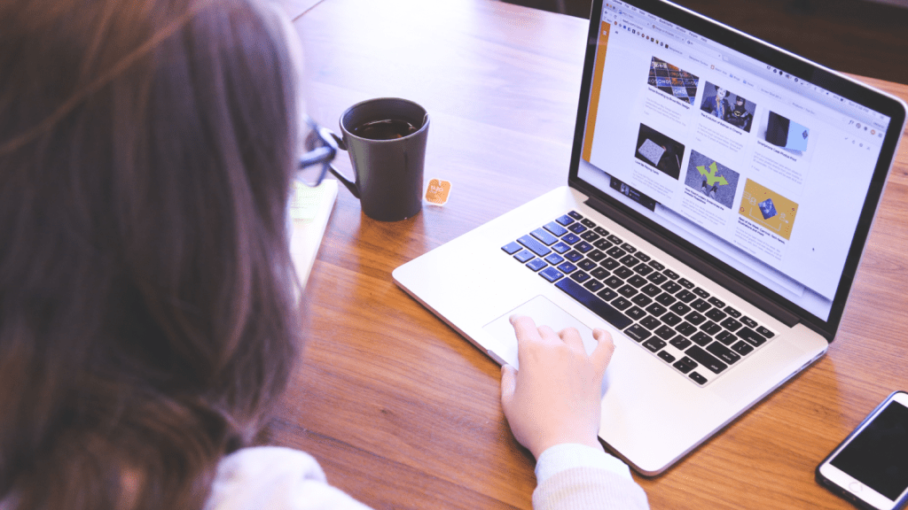 how-to-avoid-job-scams-2025-the-job-helpers
